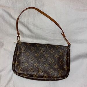 Louis Vuitton Monogram pochette bag